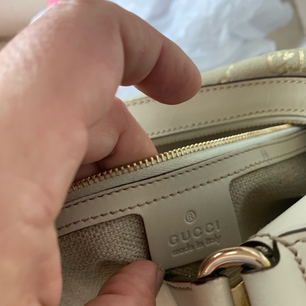 Gucci | Charmy Hobo Leather Bag LIKE NEW CONDITION - Picture 6 of 8